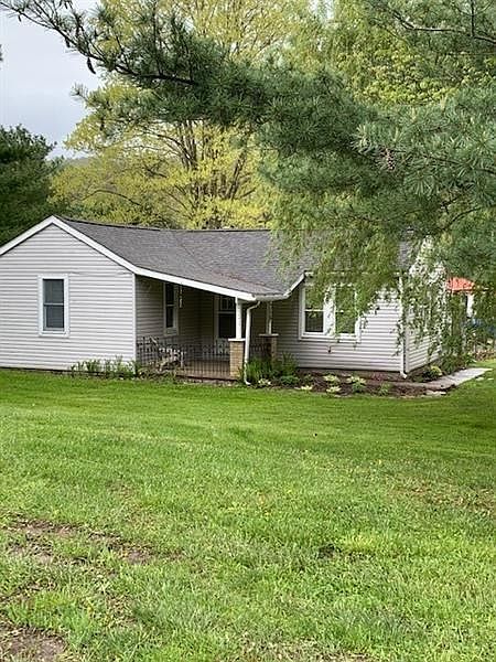 1st image of 356 Greenacres Ln