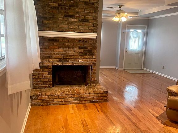 5th image of 418 Broadmoor Blvd