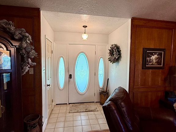 5th image of 3995 Lakewood Dr