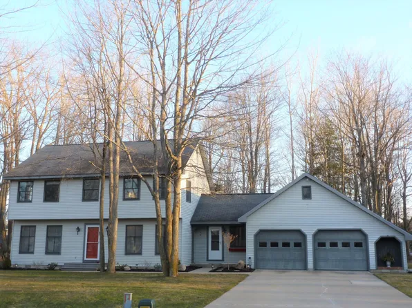 1320 Crestview Dr, Alpena, MI 49707