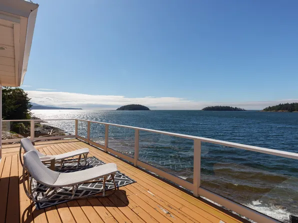 6655 Sunshine Coast Hwy, Sechelt, BC V7Z 0M9