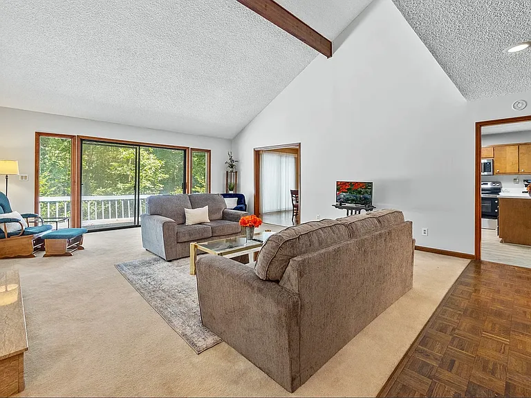500 Hickory Hills Trl — Photo 5