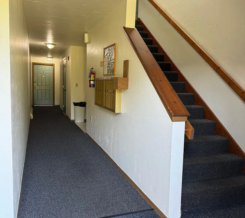 Building Photo 3