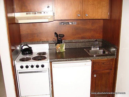 2nd image of 10 Lemoyne Ave APT 504B