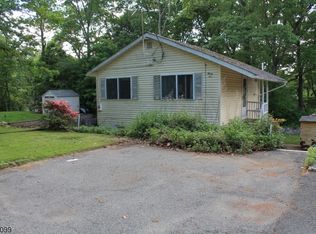 34 Skidmore Trl, Hopatcong, NJ 07843