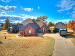 211 Cambrye Dr, Tuttle, OK 73089