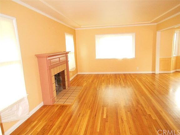 4th image of 940 Portola Dr