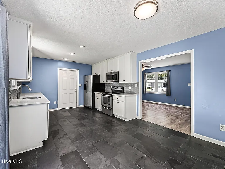 509 Redwood Pl — Photo 8