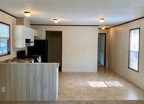 2nd image of 516 Courtland Ln #335