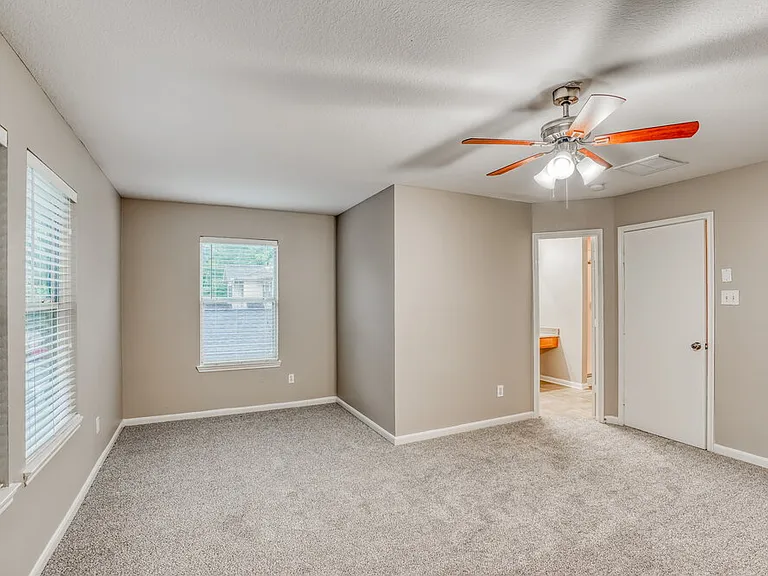 9526 Yearling Branch Dr — Photo 10