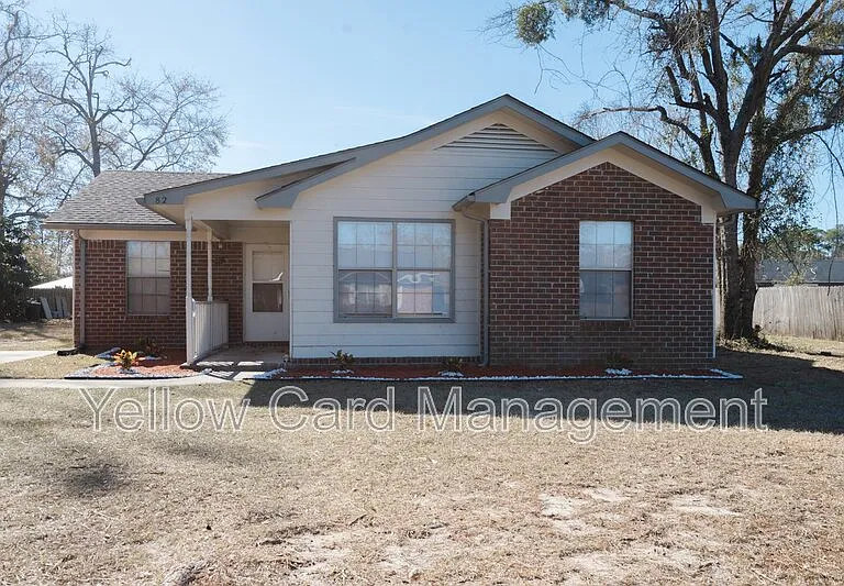 82 Crosby Dr — Photo 1