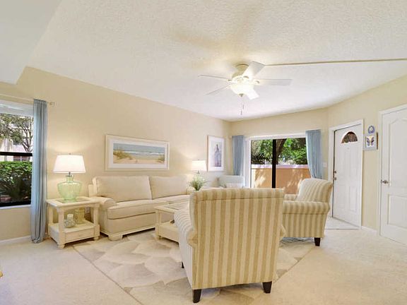 3rd image of 87 Uno Lago Dr