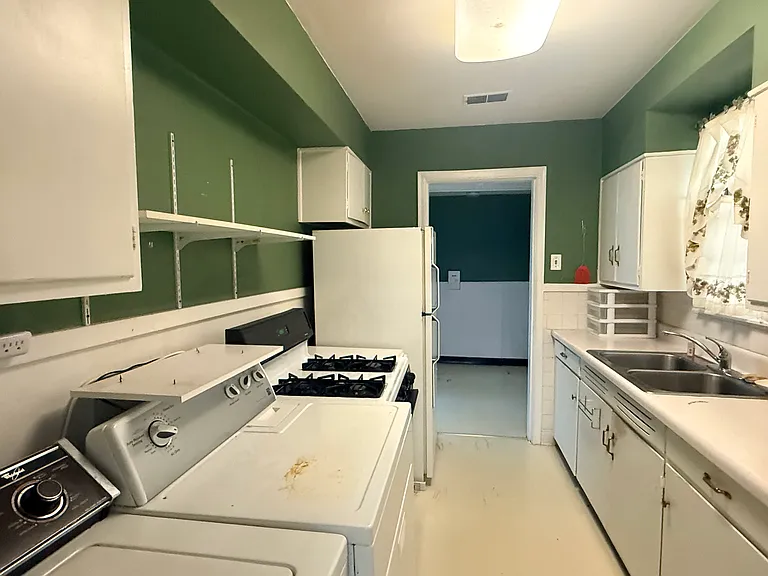 4300 Powell Ave — Photo 6