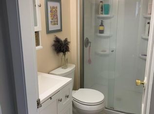 24 Mechanic St APT 1R, Foxboro, MA 02035