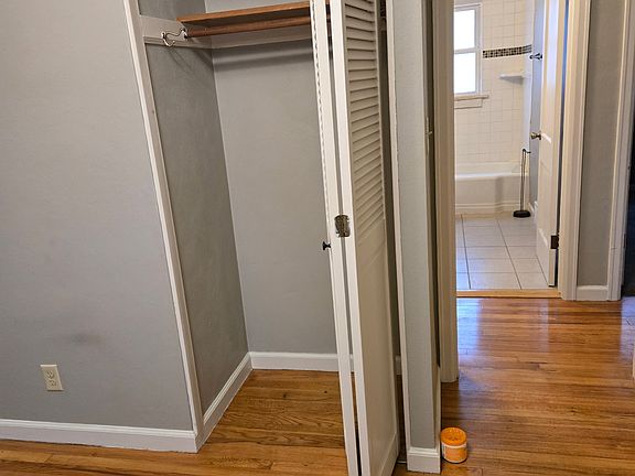 5th image of 1630 W Columbia Ave
