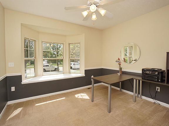 4th image of 162 Heffron Cir