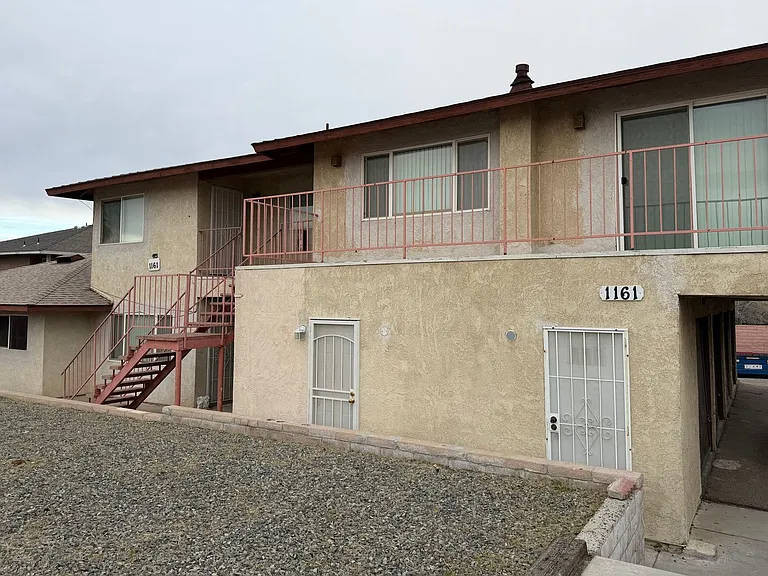 P032 — Photo 3