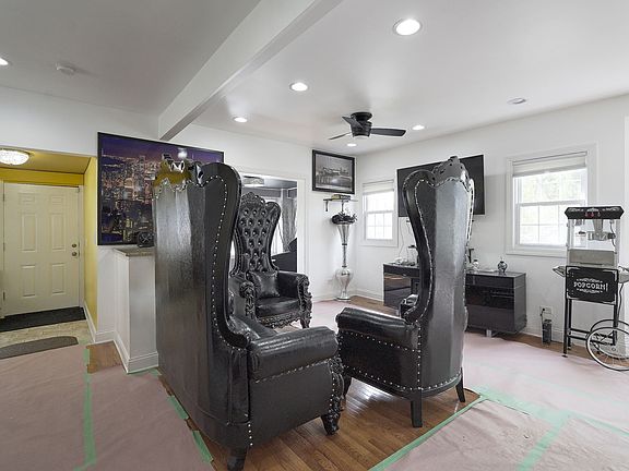 5th image of 200 N Mayfield Ave