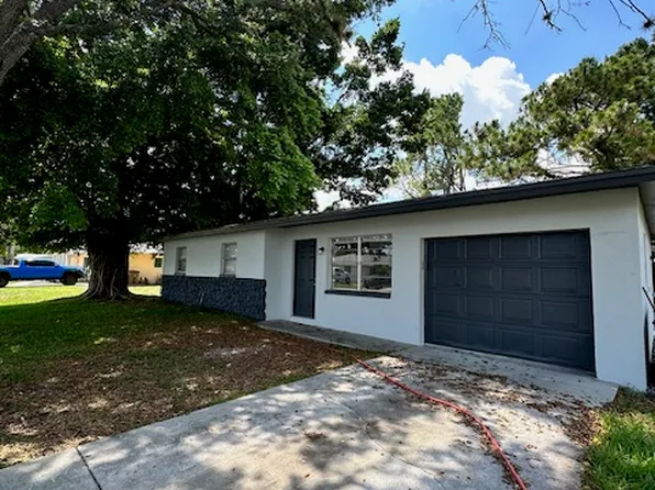 13926 1st St, Fort Myers, FL 33905