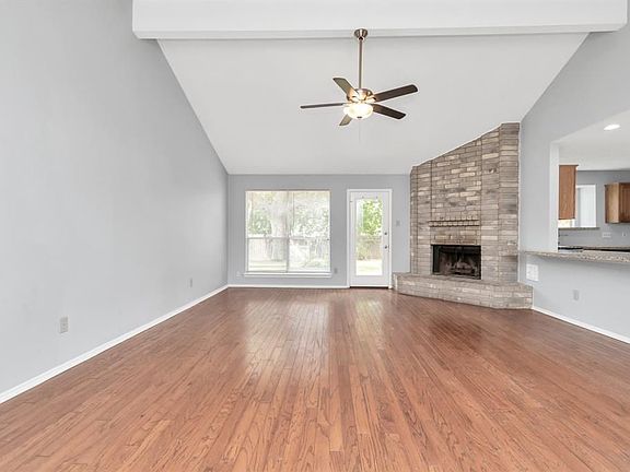 5th image of 2423 Willow Bend Dr