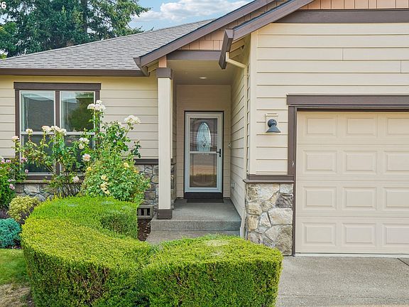 3rd image of 2185 Thomas Way