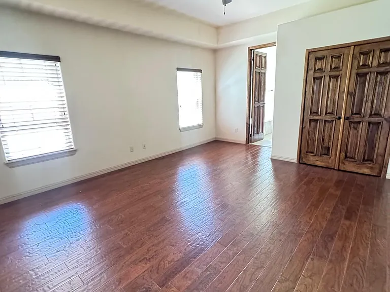 421 Cottonwood Ave — Photo 8