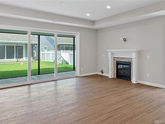 4th image of 587 Bellasera Dr #15