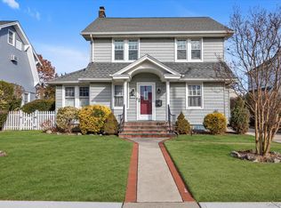 51 Huntington Avenue, Lynbrook, NY 11563