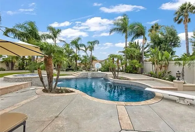 14049 Claremont Ln — Photo 45