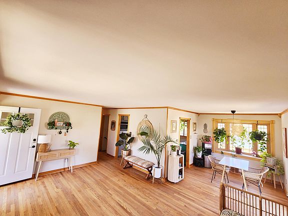 3rd image of 4402 Alta Vista Dr