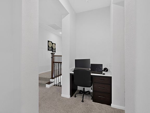3rd image of 2905 Emerald Trace Dr