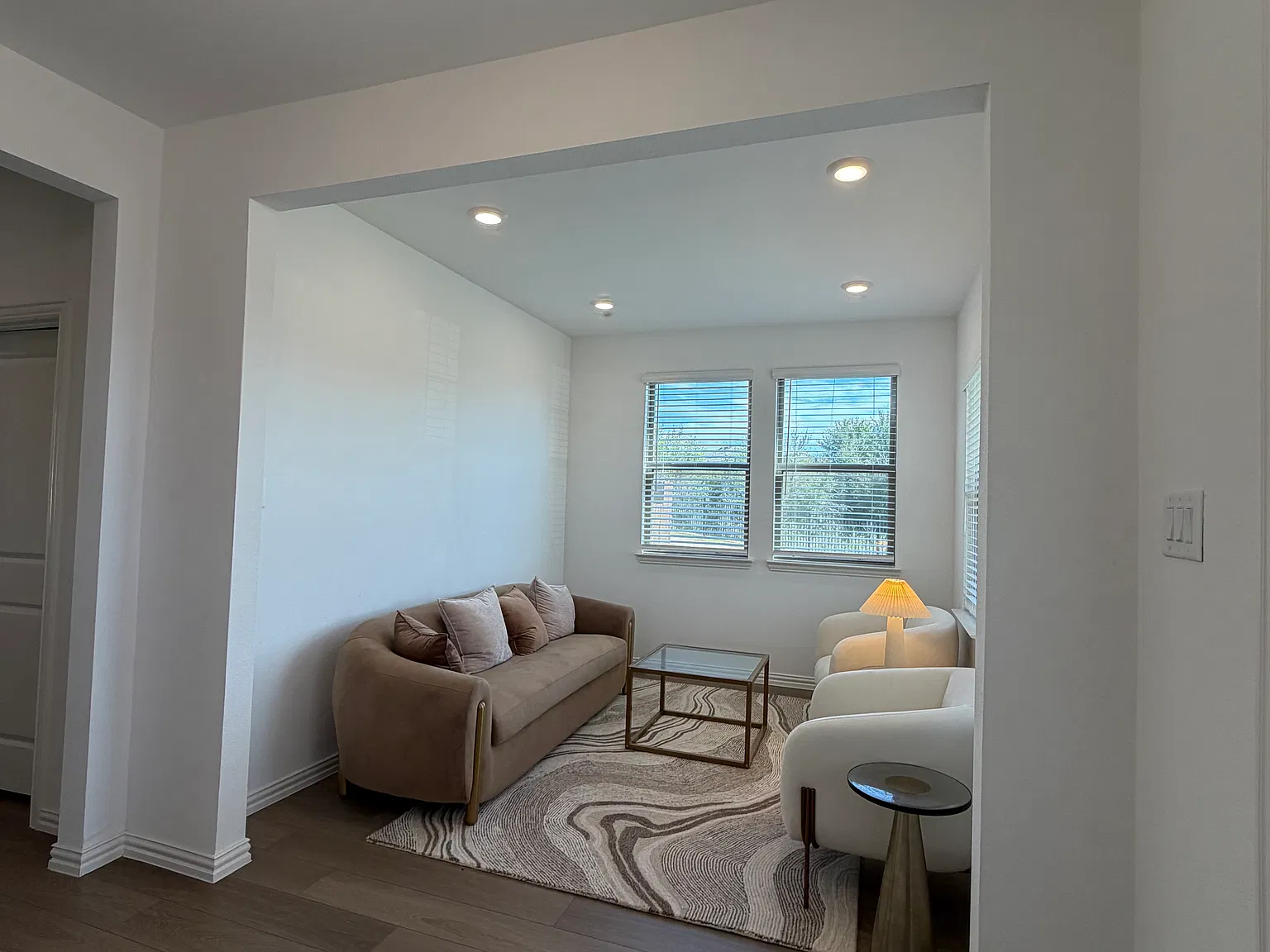 4 bed, 3.5 bath, 2651 sqft, $3,400 — Photo 3