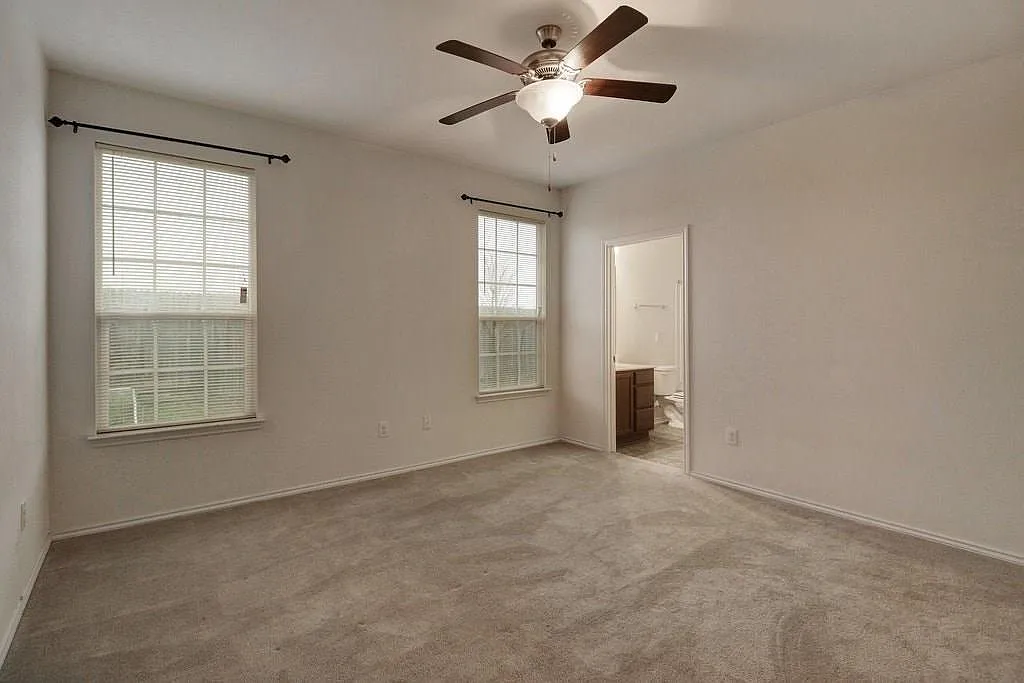 3 bed, 2.0 bath, 1342 sqft, $1,950 — Photo 4