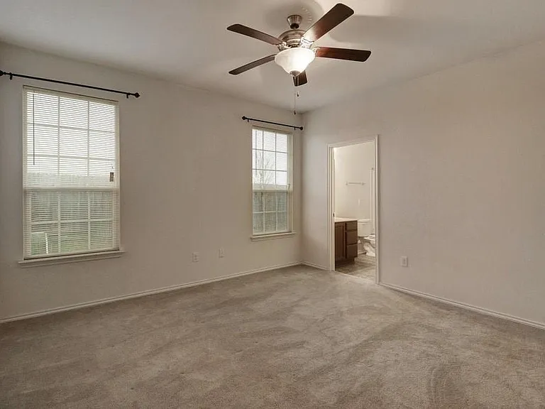 11208 Kildoon Dr — Photo 4