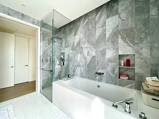 Rented by Winzone Realty Home Inc | media 9
