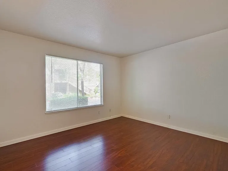 2483 Alveswood Cir — Photo 15