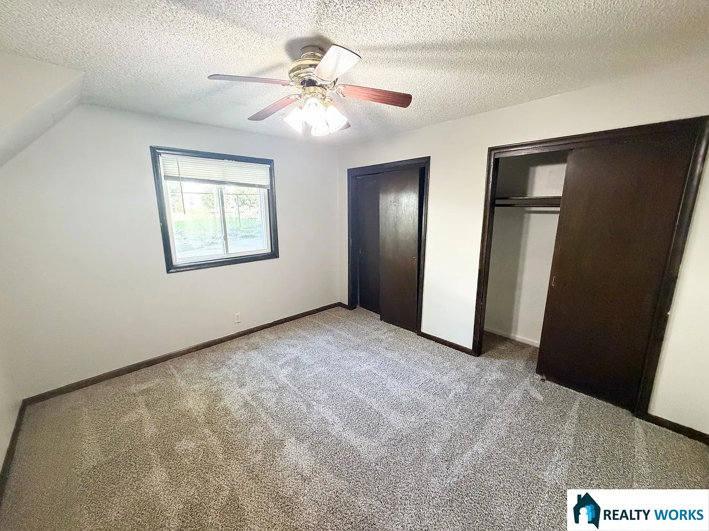 2417 Vine — Photo 4