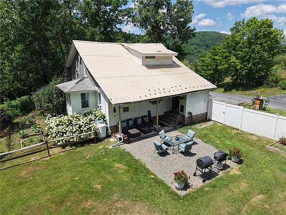 2nd image of 46 Batavia Heights Circle Rd