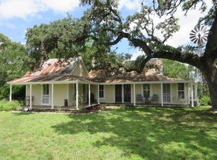 301 Church St, Center Point, TX 78010