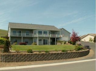 3824 Pleasant View Dr, Clarkston, WA 99403