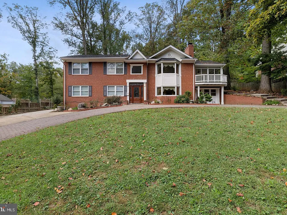 6421 Woodville Dr