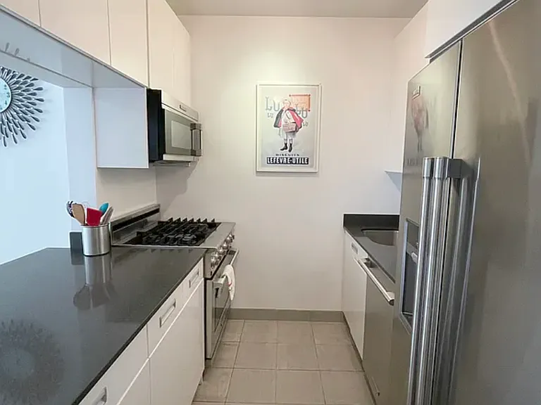 99 John St #2510 — Photo 4