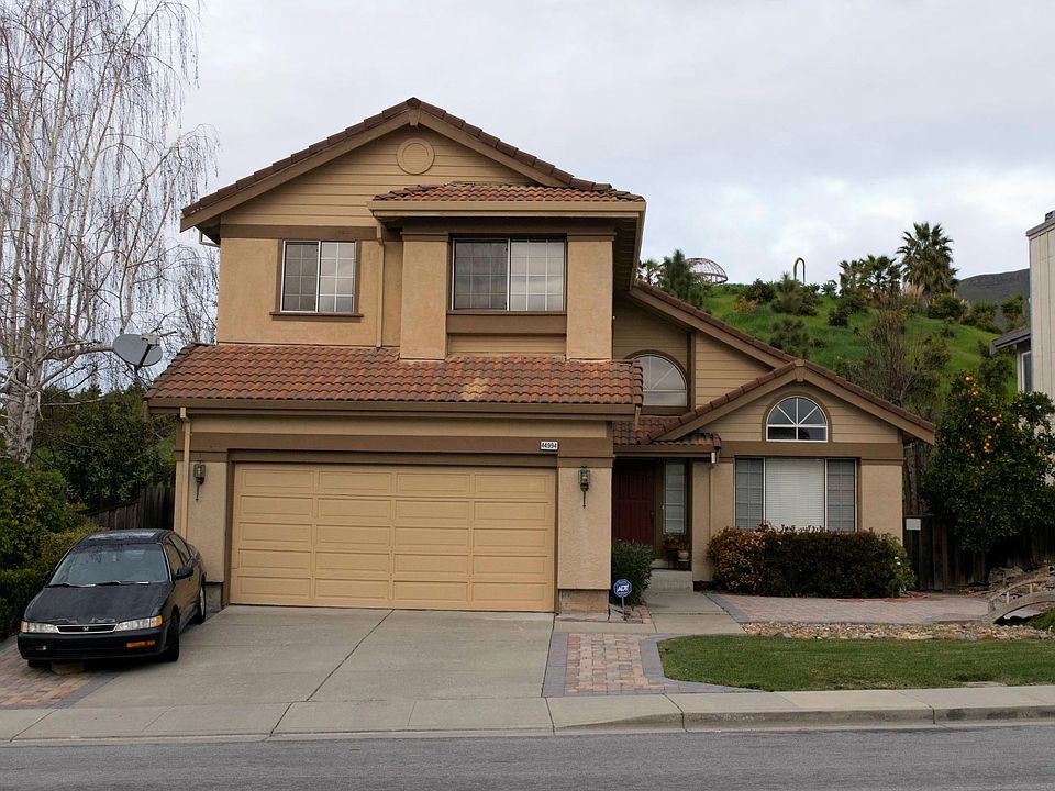 1st image of 44994 Cougar Cir