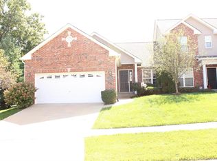 1294 Castle Gate Villas Dr, Saint Louis, MO 63132