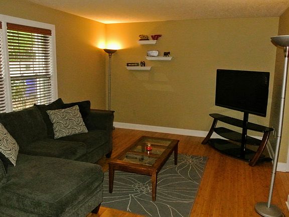 2nd image of 260 Bronze Leaf Dr APT 302