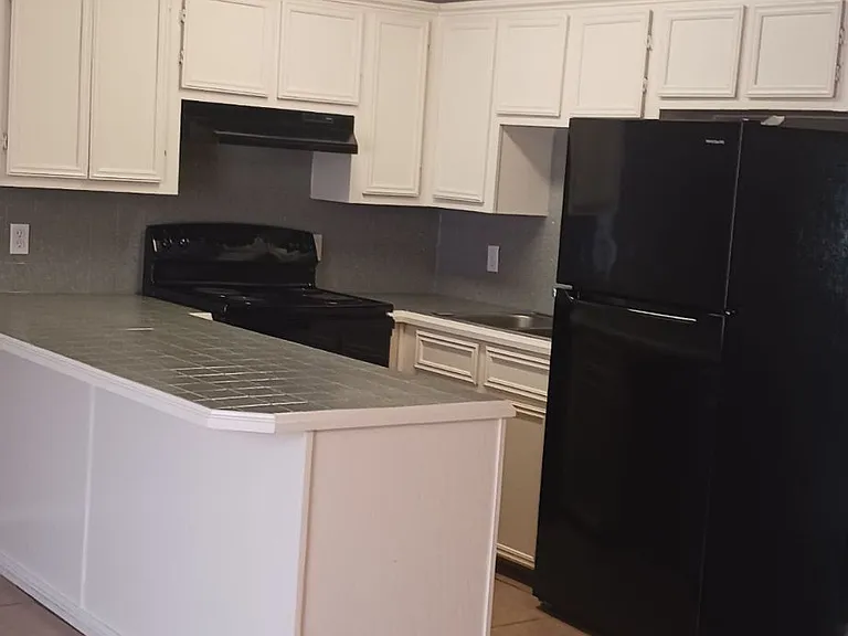 Dove Cove Apartments — Photo 17