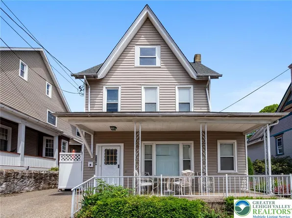 210 N Schanck Ave, Pen Argyl, PA 18072