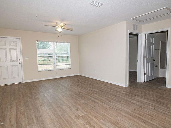 3rd image of 17 Juniper Pass Dr Unit 2