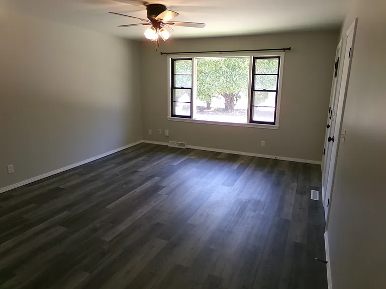 624 N Caddy Ln — Photo 7