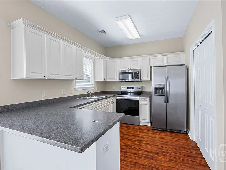 19 Cypress Ln — Photo 8